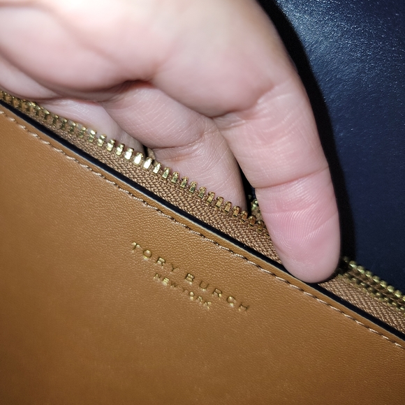 Tory Burch Convertible Eleanor Bag - Picture 5 of 7